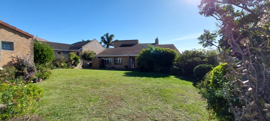 2 Bedroom Property for Sale in Wavecrest Eastern Cape